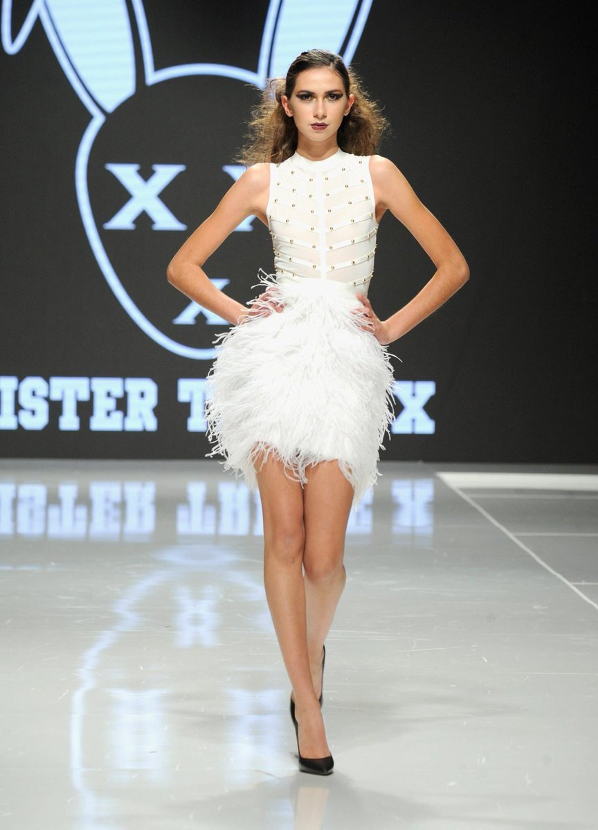 MisterTripleX's tweet photo. #mistertriplex by #erikrosete at #artheartsfashion #losangelesfashionweek #lafashionweek #ahf #styletherunway #moiracosmetics #aprillove https://t.co/FoIzJR2M2e