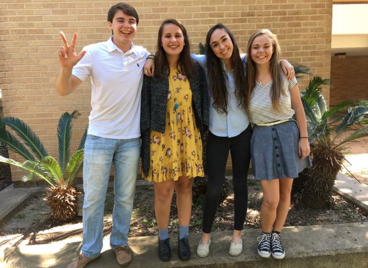 YLCwcjc's tweet photo. Congrats 2017-2018 officers! @Jenkins16Faith -President @ZackfromEB -Vice president @maren_ellis -Reporter @susan_whitneyy -Club coordinator https://t.co/CLHzA7O1qi