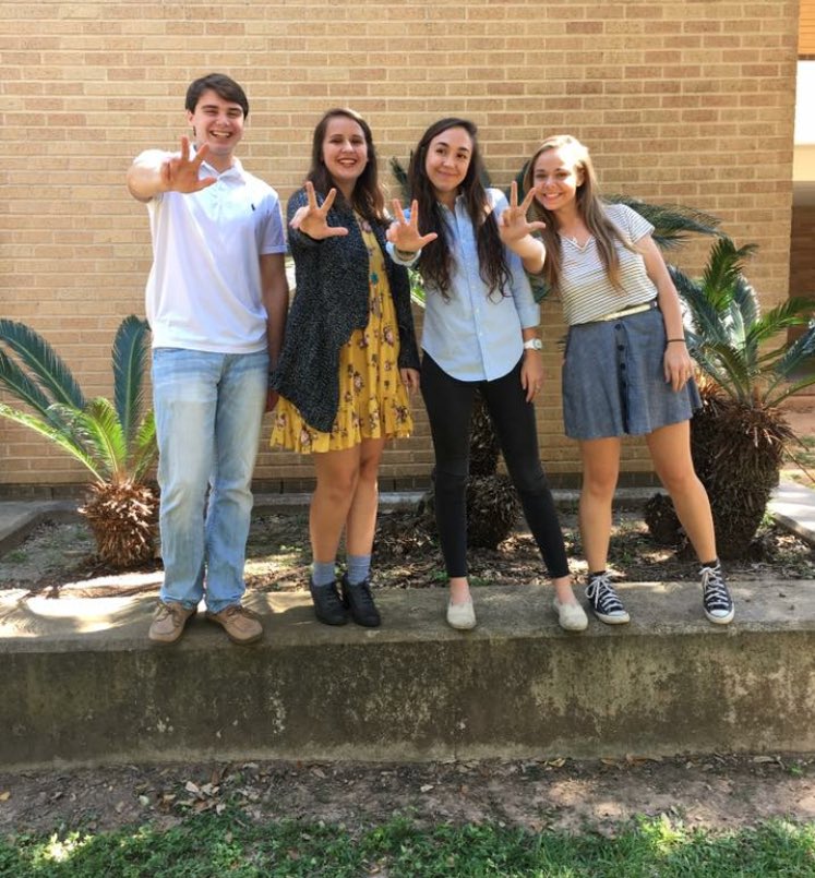 YLCwcjc's tweet photo. Congrats 2017-2018 officers! @Jenkins16Faith -President @ZackfromEB -Vice president @maren_ellis -Reporter @susan_whitneyy -Club coordinator https://t.co/CLHzA7O1qi