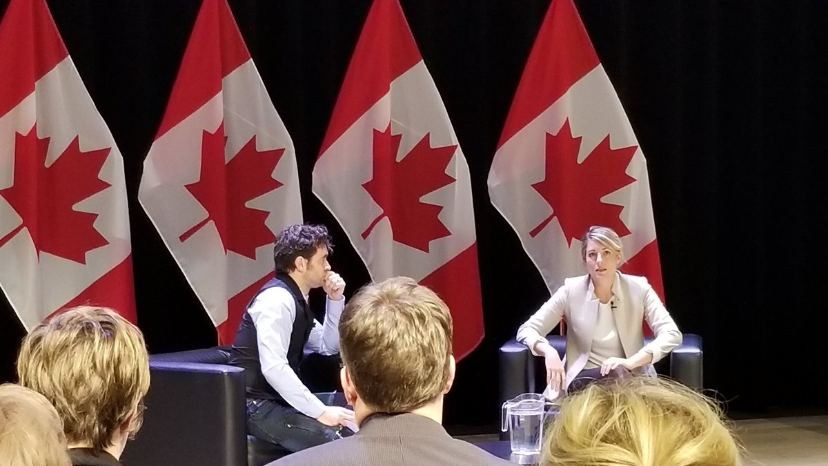 theamorash's tweet photo. @allanhawco chatting with Minister @melaniejoly about #CreativeCanada, part of @creativecity Summit #CCNC2017! https://t.co/kkgVpe8xE0