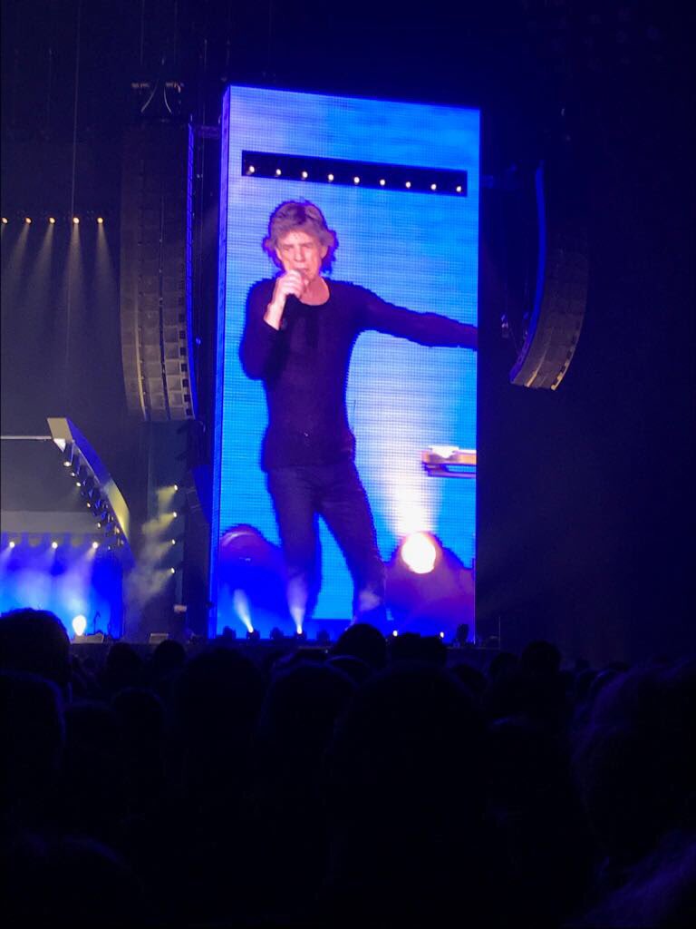 PersynDidier's tweet photo. Les papis du rock sont bien vivants ! #RollingStones #UArena https://t.co/TE9TgLpNXA