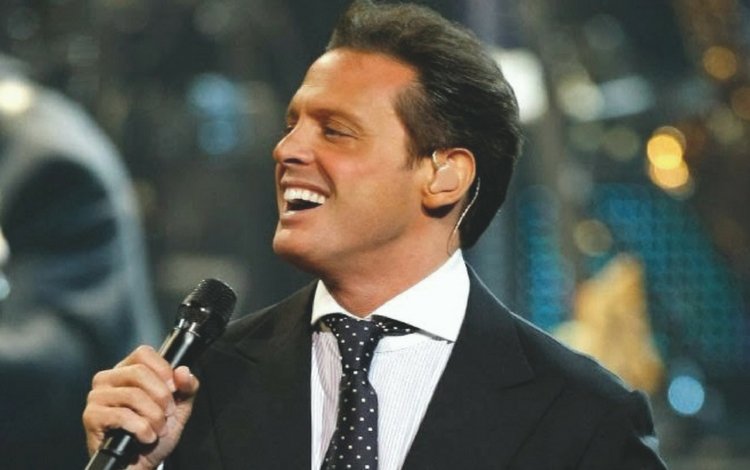 PRODU's tweet photo. .@ptorres confirmó que bioserie de #LuisMiguel que producía para @Univision se pospuso indefinidamente #PRODUesLATELE https://t.co/S9RduAoAqR