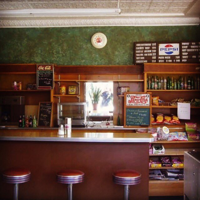 HCI125's tweet photo. Many a #humbersider will remember #grilledcheese and #salami on a bun at Pete’s (actually called Sunny’s Bar) #memories #hci125 #huskies https://t.co/Taz6EuLSTz