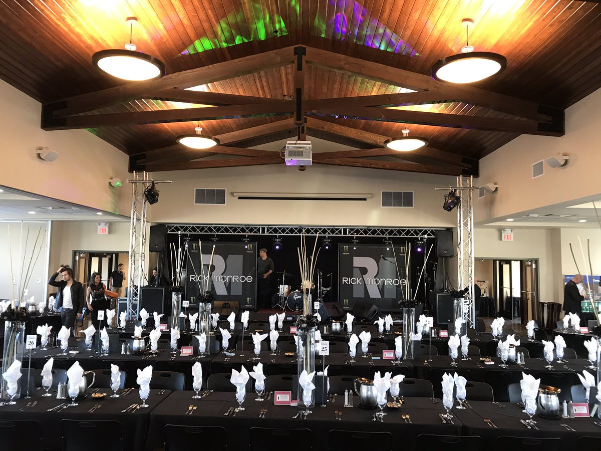 rickmonroe's tweet photo. All set up! We're ready to rock & raise some $ for #hopeinthevalley tonight @waxx1045 #gypsysoul @FxCKCANCER https://t.co/AZ4IJa64Oo