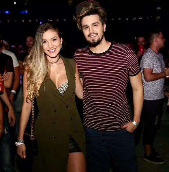 FrasesLS4's tweet photo. É querer pedir muito ter 1% da beleza deles? https://t.co/iqR0pvHBUT