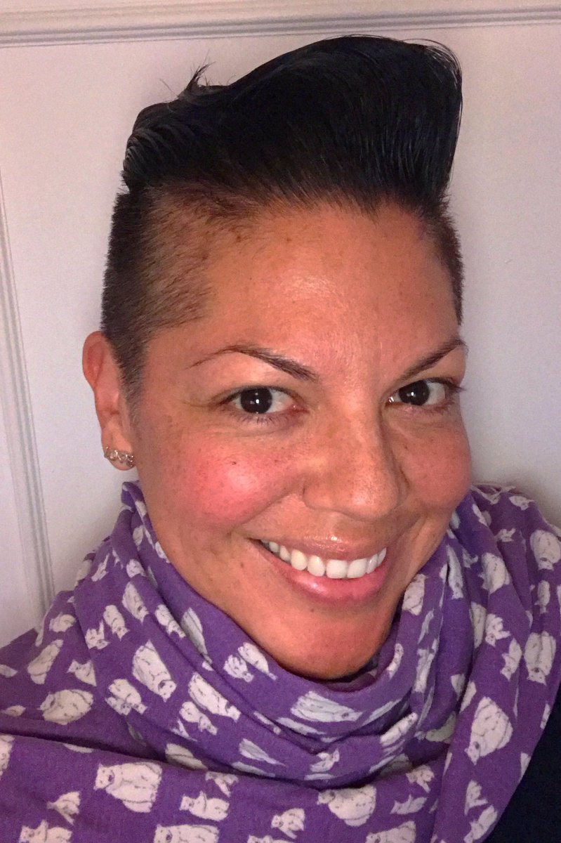 Capshawrobbins_'s tweet photo. Pur pur purpple!!! #Calzona 😍 https://t.co/S9JOdkLmzT