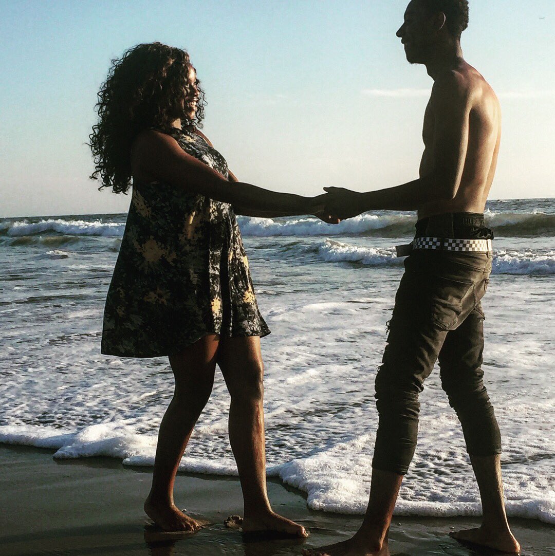 DaeDae2Geeked's tweet photo. Happy Anniversary Baby #ILoveYou😘😍💕🌺 https://t.co/EDyYzbTsOa
