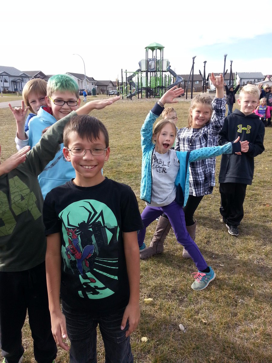 Awesome grade 4 IRIC kids enjoying the awesome park near our school for our #foursoutdoors !