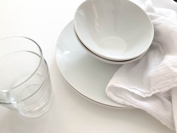 CupcakesCutlery's tweet photo. How to prep for your Diner en Blanc experience. It's coming to the OC! #AD #dinerenblanc #DEBOC2017 #dinerenblancOC https://t.co/hYma3msfFV https://t.co/ZJ32ZBoG0O