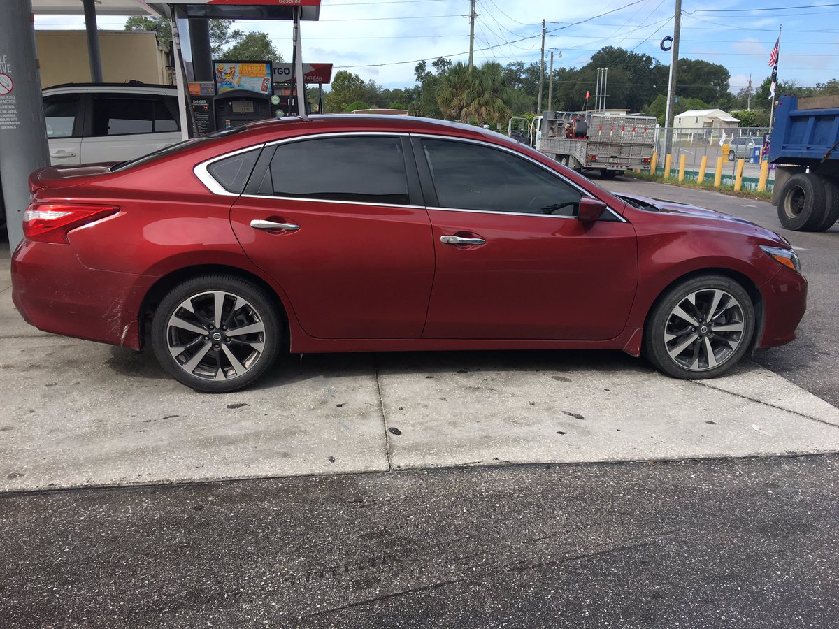 GreedyElle's tweet photo. My car needs washed. Fund it. $30 to my Square Cash- $GreedyElle. It will feel so good to send it 😈 @RTslaveFindom @AlphaPromoSlave @richpaypig https://t.co/MGRkD0SeWc