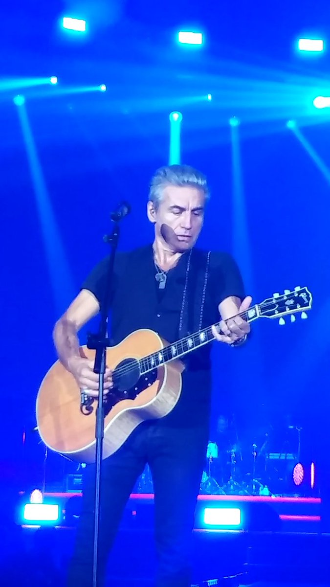 masciagiulia89's tweet photo. @ligabue 
L'astronave di #Pesaro ha ballato sul mondo
Grazie ❤ https://t.co/BWGyTft7Vm