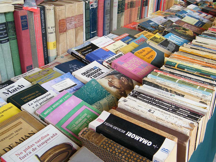 Chapatal_RCES's tweet photo. #MercadilloDeLibrosSolidarios para celebrar el #DiaDeLaBiblioteca del 23 al 27 de octubre en el Chapatal.¡Te esperamos! #Solidaridad #libros https://t.co/9yt0ybcOYo