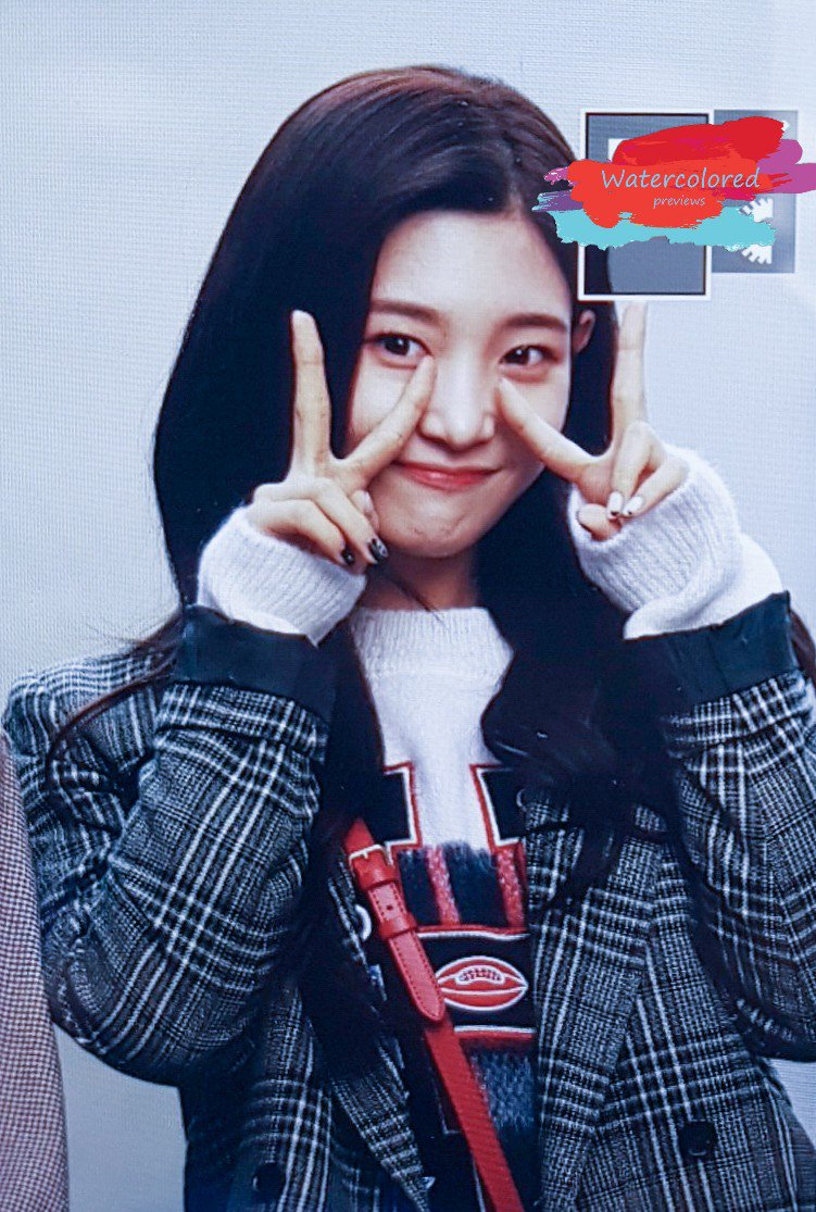 Watercolored_'s tweet photo. 171020 뮤직뱅크 출근길 preview 2p

코트 이뻐..

#정채연 #채연 #Chaeyeon #다이아 #DIA @dia_official https://t.co/NeJ1aozOfD