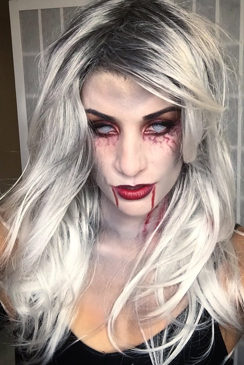 makeupwithdren's tweet photo. Boo 👻🎃 #Halloween #Halloween2017 #halloweenmakeup #spfxmakeup #spfx #vampiremakeup #vamp #vampire xxx https://t.co/NeIP5GDU9f