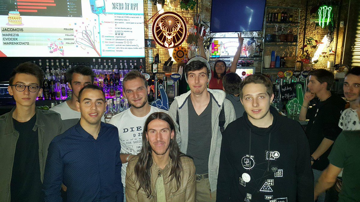 MeltdownLyon's tweet photo. GG aux Sleepers et merci à tous les joueurs du tournoi LoL 2v2 de ce soir 😎 https://t.co/fk0EAi6PIr