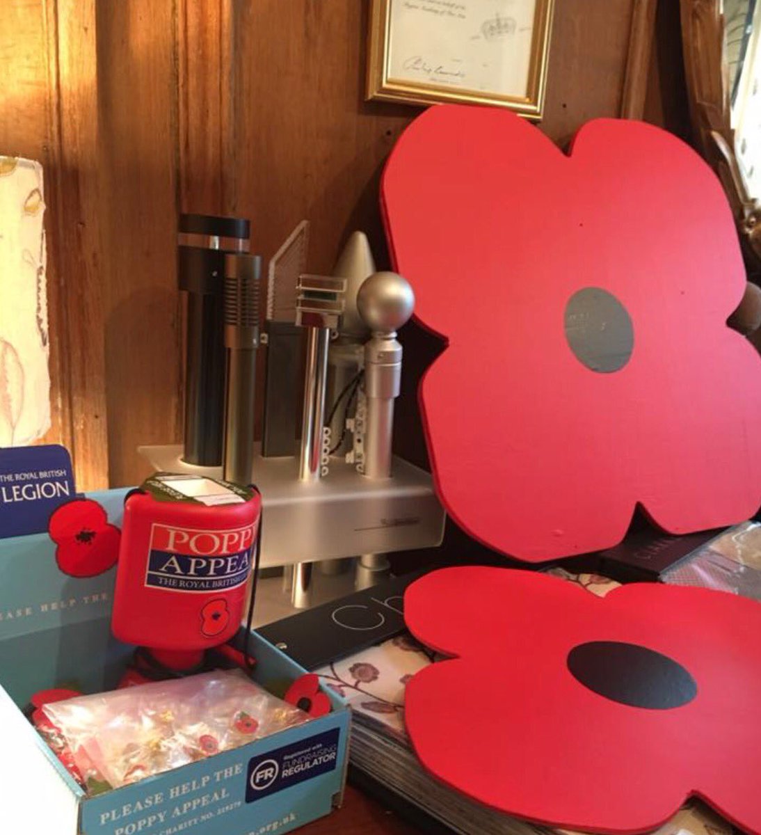 Ladieswho15's tweet photo. Lest we forget...Micklegate York are getting ready to decorate our wonderful street with Poppies...#micklegatepoppies https://t.co/w6c7ML4yrc