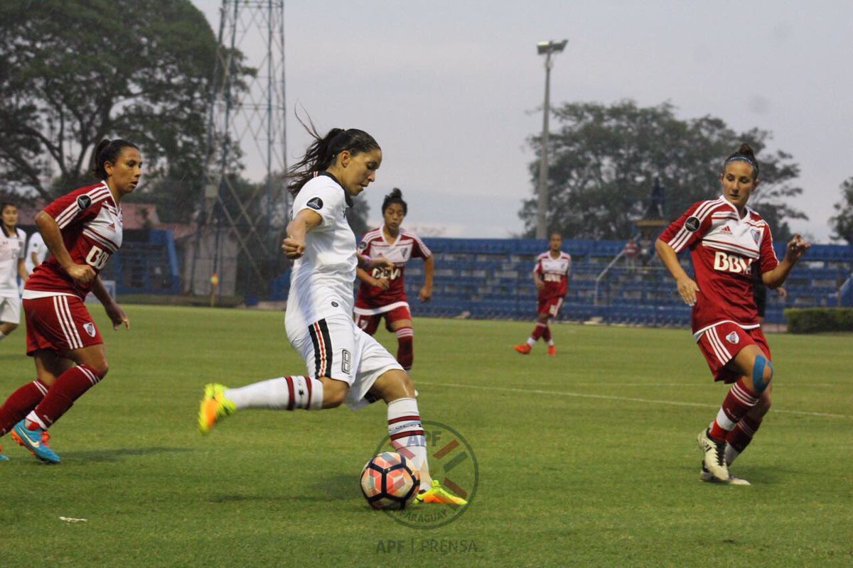 ColoColo's tweet photo. Final del partido en Paraguay, Colo-Colo derrota 2-0 a River Plate y avanza a la Final de la Copa Libertadores Femenina #VamosCacique https://t.co/PMRFTrrxog