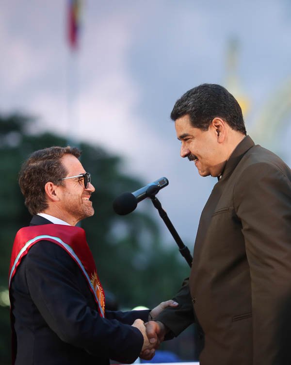 PresidencialVen's tweet photo. @NicolasMaduro: Felicito a los CLAP y a todos los movimientos de La Revolución, es impresionante la victoria obtenida en Carabobo https://t.co/PcaI5BZCOp