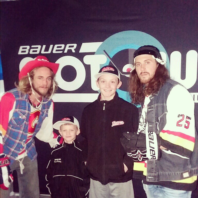 DHAinfo's tweet photo. DHA student athlete &amp; BT05 goalie @michaelmodelski showing the @onthebenchcrew some goaltending #fundies  #dhafamily #eppie @Bauer_Motown https://t.co/BJoErhpdVr
