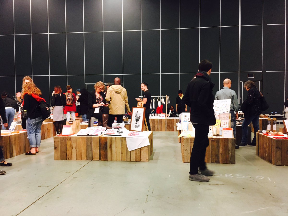 DesignMontreal's tweet photo. C'est le temps de vous procurer un petit souvenir de votre présence au Sommet! Le marché #CODESOUVENIRMTL est ouvert jusqu'à 20h! #wds2017 https://t.co/rTTIs0L56i