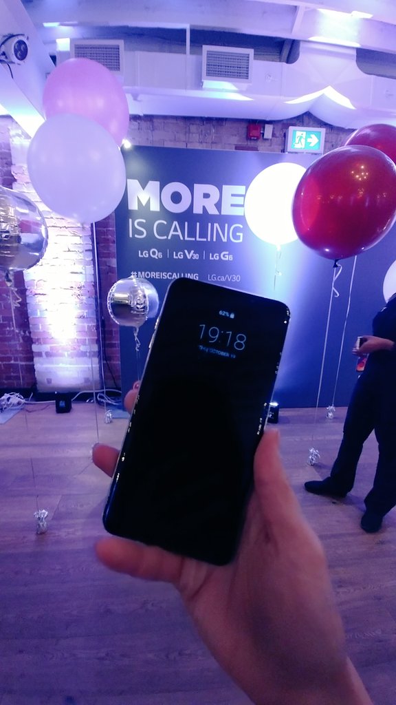 only1phoenixx's tweet photo. Checking out the #V30 @LGCanada π± Yes, I just took a photo of another phone with my phone #LGG6 π #moreiscalling https://t.co/98XD8Mb3OW