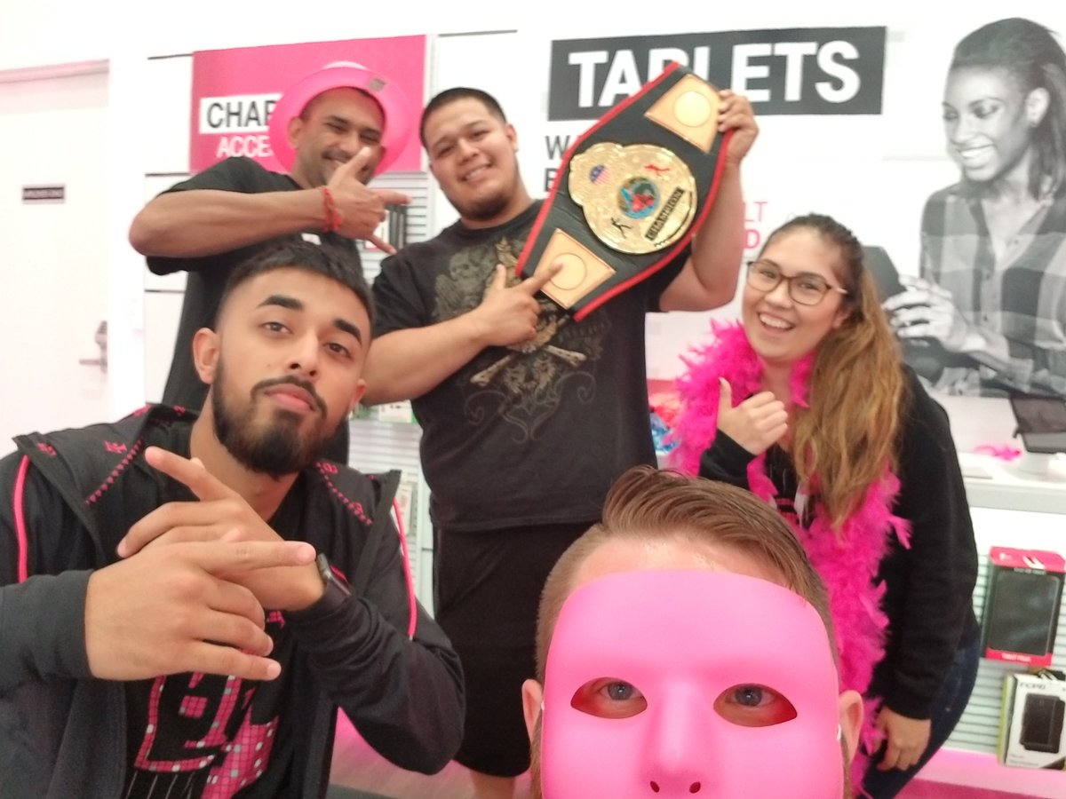 ItsYaaBoyNick's tweet photo. My girl @harrell_lizz hooking up her customer with a T-Mobile 4 Biz account! #ByeByeVirginMobile @RobScottDM @smccloskey30 @SamSindha https://t.co/ZkL1V3ipdo