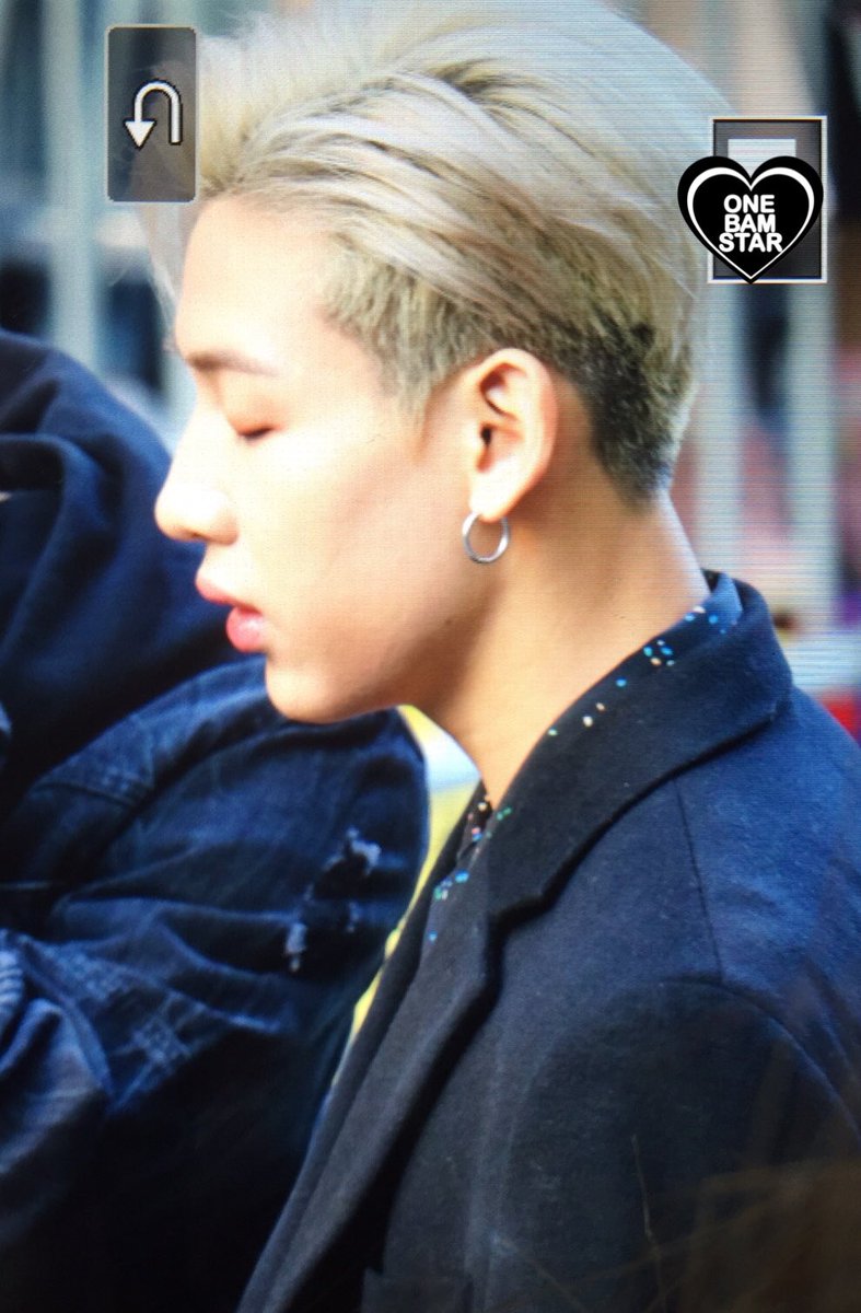 one_bam_star's tweet photo. 💓 171020 뮤뱅출근
💓 #뱀뱀 #BamBam #GOT7 
💓 @BamBam1A https://t.co/2dUJuxCKEa