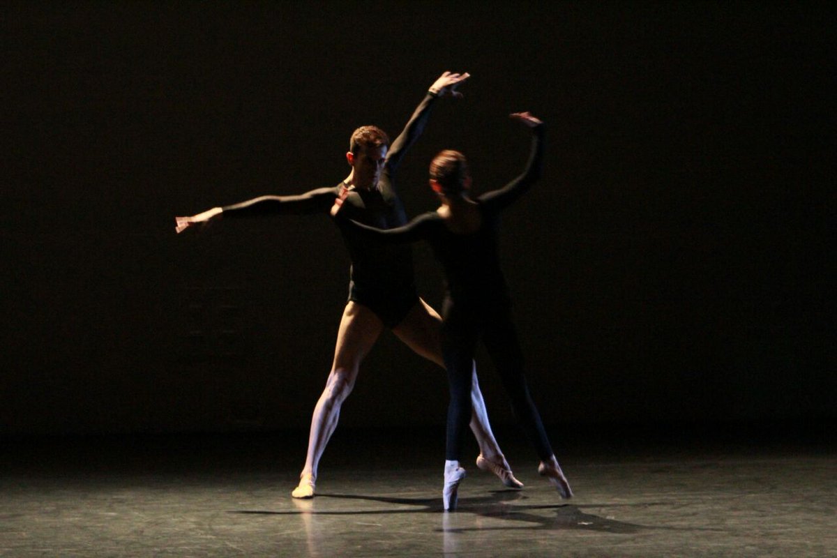 anavasquezc's tweet photo. Sensacional presentación de Convexus Ballet Contemporáneo, en el @Teatro_Juarez. "Contrapunto" y "Run!" son parte de la #MIDO2017. https://t.co/PqtCZm6f4n