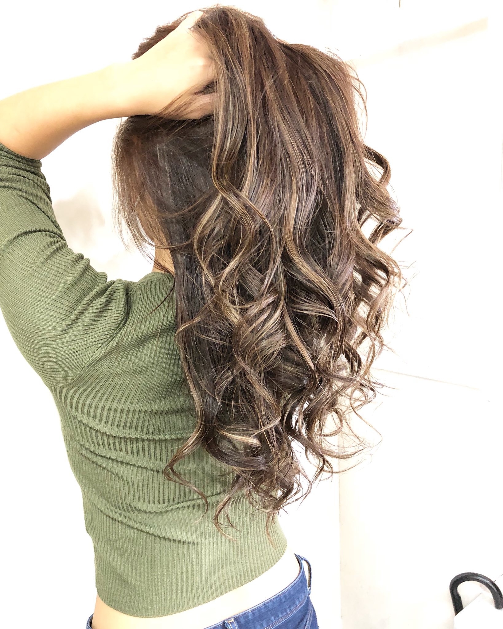 けんた ヘアカラー ハイライト ローライト エクステ シールエクステ アッシュ グレージュ 巻き髪 ロングヘアー サーフ女子 ギャル T Co F99kurwdfw Twitter