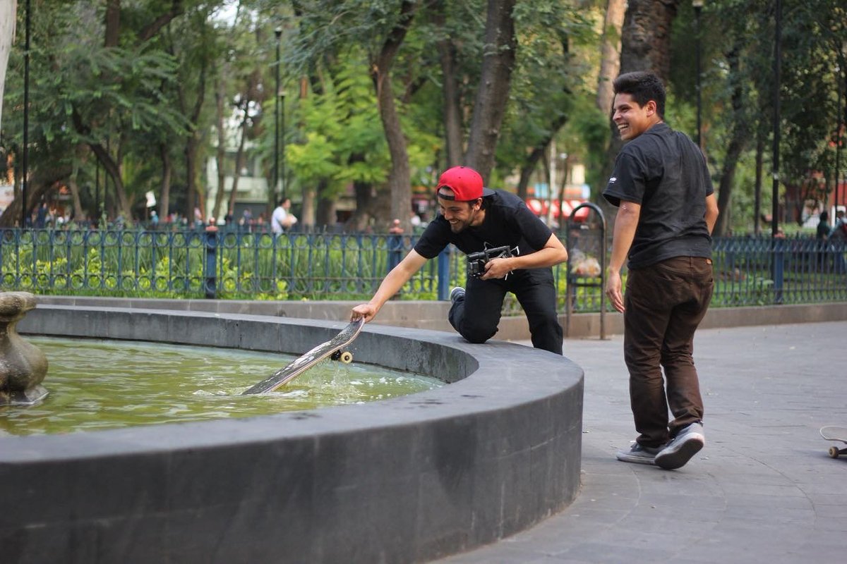 Esas sonrisas lo dicen todo! 😂😂😂 @carlosk8photo 📸 <a href="/btobt/">おばた</a>