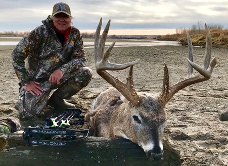 BmNation's tweet photo. Jackie scores big in Alberta, Canada today! #Halon32 #Hunt #Whitetail https://t.co/ndTl82xu7L