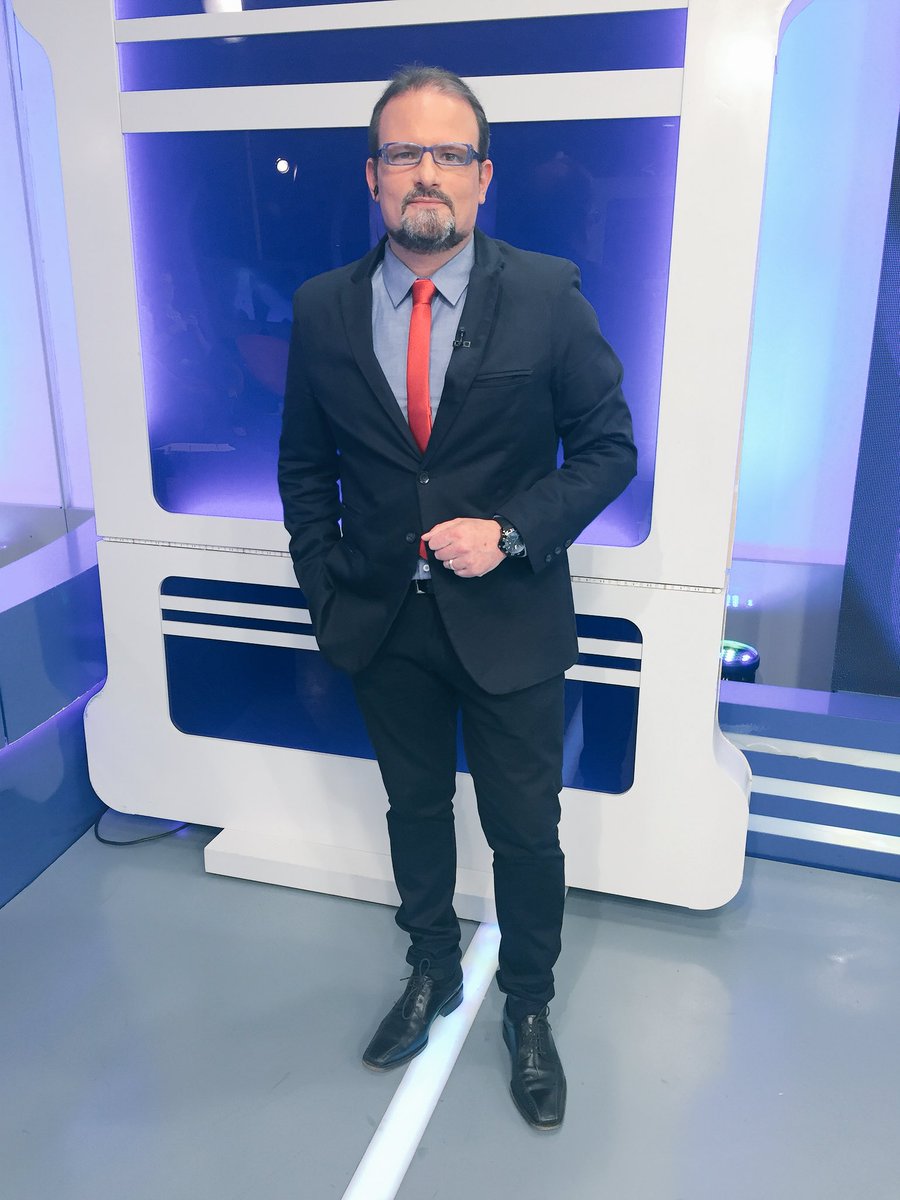 fabig08's tweet photo. Ya en @DTVTotal con @DCJhombres https://t.co/xDHDB7vAX1