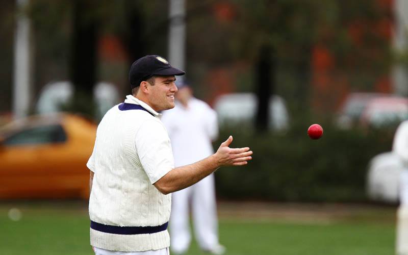 jewishcricket's tweet image. Former @maccabiajaxcc skipper @marksoffer's last 3 bowling efforts: 9 overs 5/15, 2.5 overs 3/12, 5.1 overs 6/6 🔥