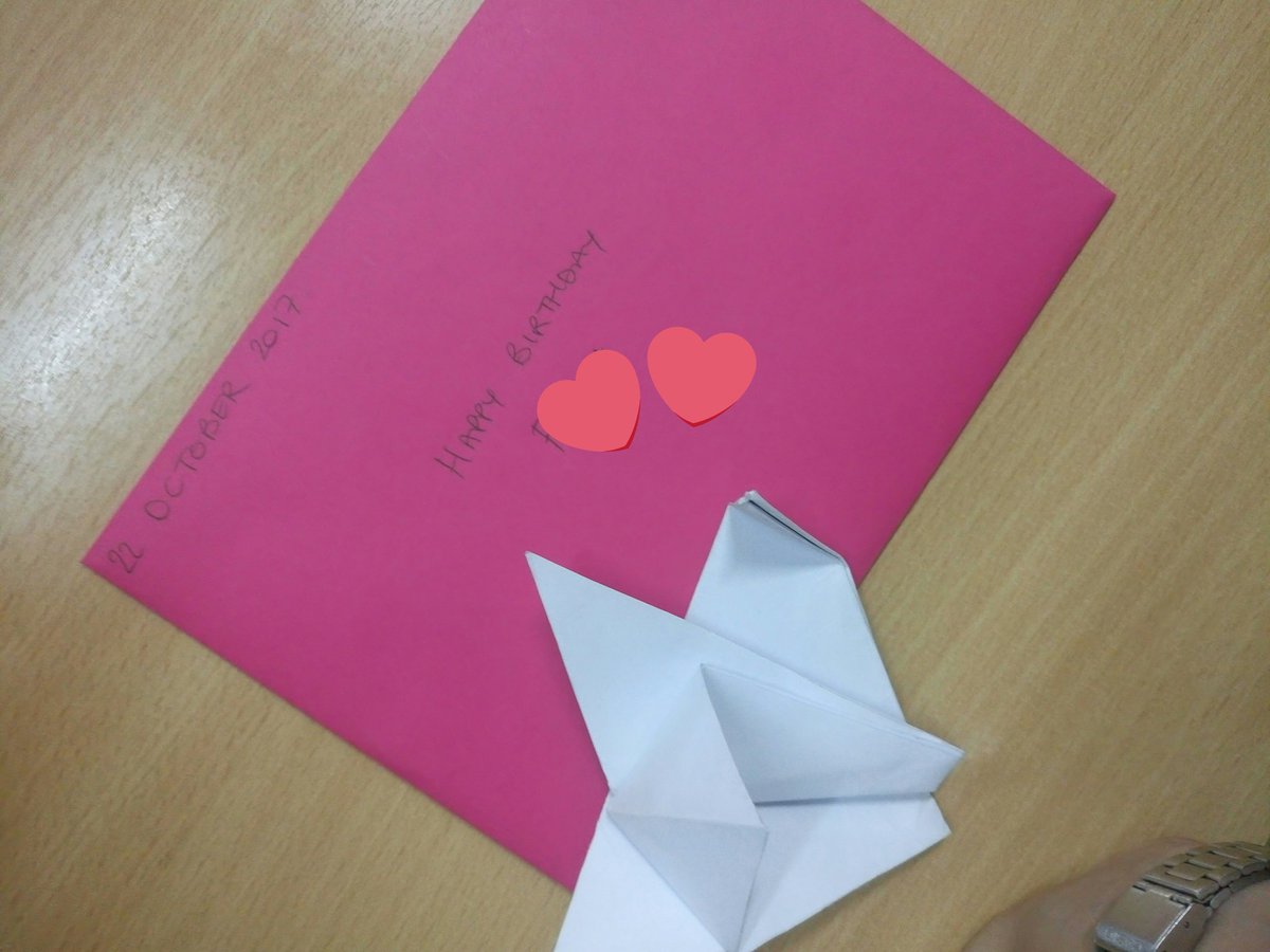 MimiOro22's tweet photo. Lumang tao na nga ako, masaya na ako sa card...
Ate @reginevalcasid may space pa po, sulat ka rin 😁
Charoooot ❤❤❤
#HBDtome #22Oct2017 #R30 https://t.co/rMMrBiUP46