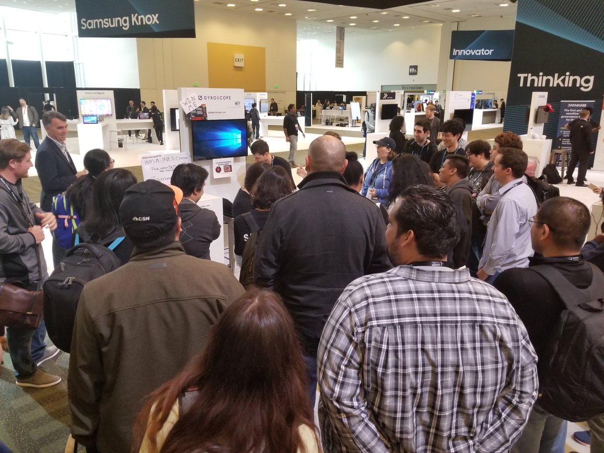 eventsforgamers's tweet photo. Crowd gathered for the #AI bot Street Fighter II match at the @GyroscopeHQ booth. #sdc2017 https://t.co/E9MTMKk3KT