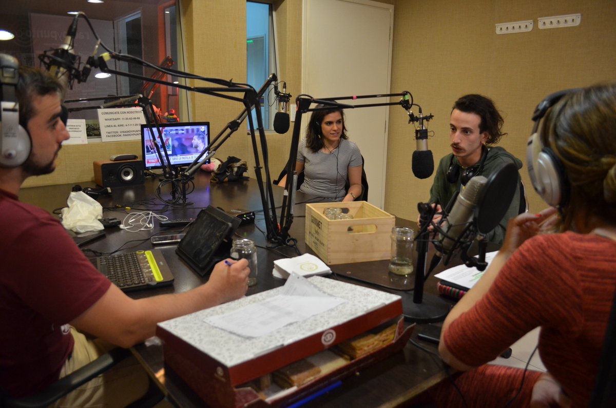 RadioyPunto's tweet photo. Es el turno del teatro en @aireporfavor ...
Conoce los detalles de #SiMonDieu 👓🕶️🧣 https://t.co/HEIgf17P9D