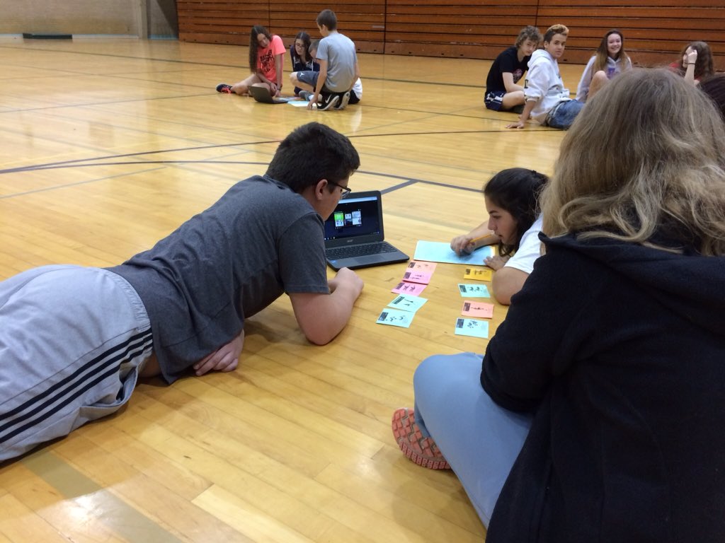 700NorthGym's tweet photo. #bdhslearning & collaborating in LifeFitness1 on building an exercise circuit! #adultfitness https://t.co/vg0KDglyho