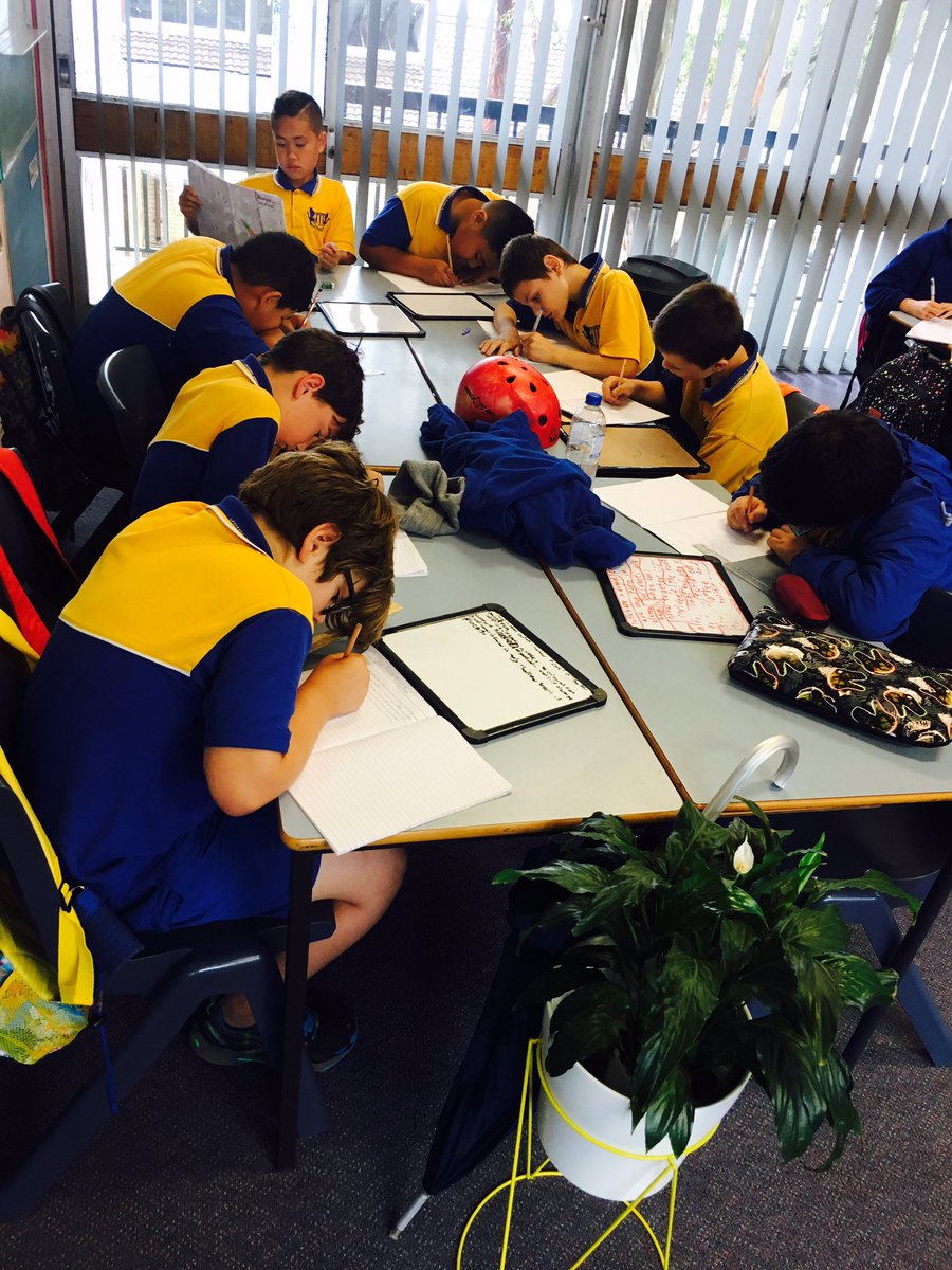 Friday Morning: 100% engagement in writing our informative texts #proudteachermoment (Ask 4/5A about coral reefs!)