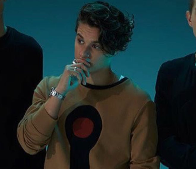 bwsupdate's tweet photo. well.....damn brad https://t.co/mHcqcC0UUT