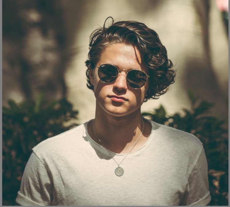 bwsupdate's tweet photo. well.....damn brad https://t.co/mHcqcC0UUT