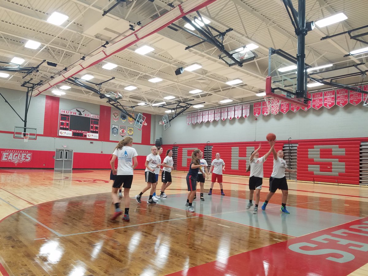 CoachTK's tweet photo. Awesome to be @muthbball open gym and see the upperclassmen helping the younger kids! Passing down some knowledge = another successful year! https://t.co/djIwEnngFC
