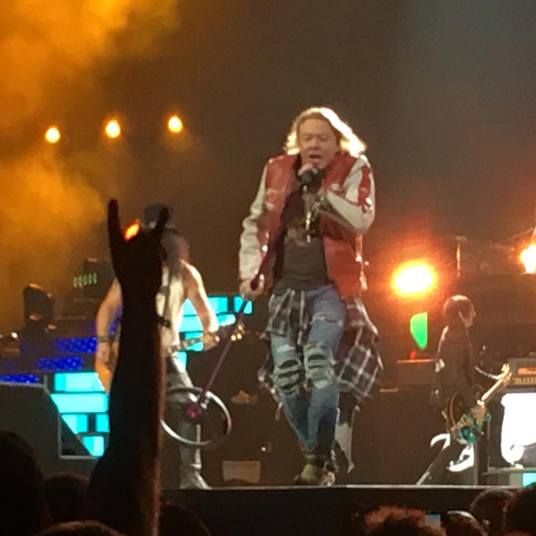 GNRLovers's tweet photo. Guns N' Roses - Washington, DC || 📷 amd3030 || #NotInThisLifetime #GunsNRoses #slash #GnFnR #GNRinWashington #VerizonCenter #CapitalOneArena https://t.co/rezqZEZNsf