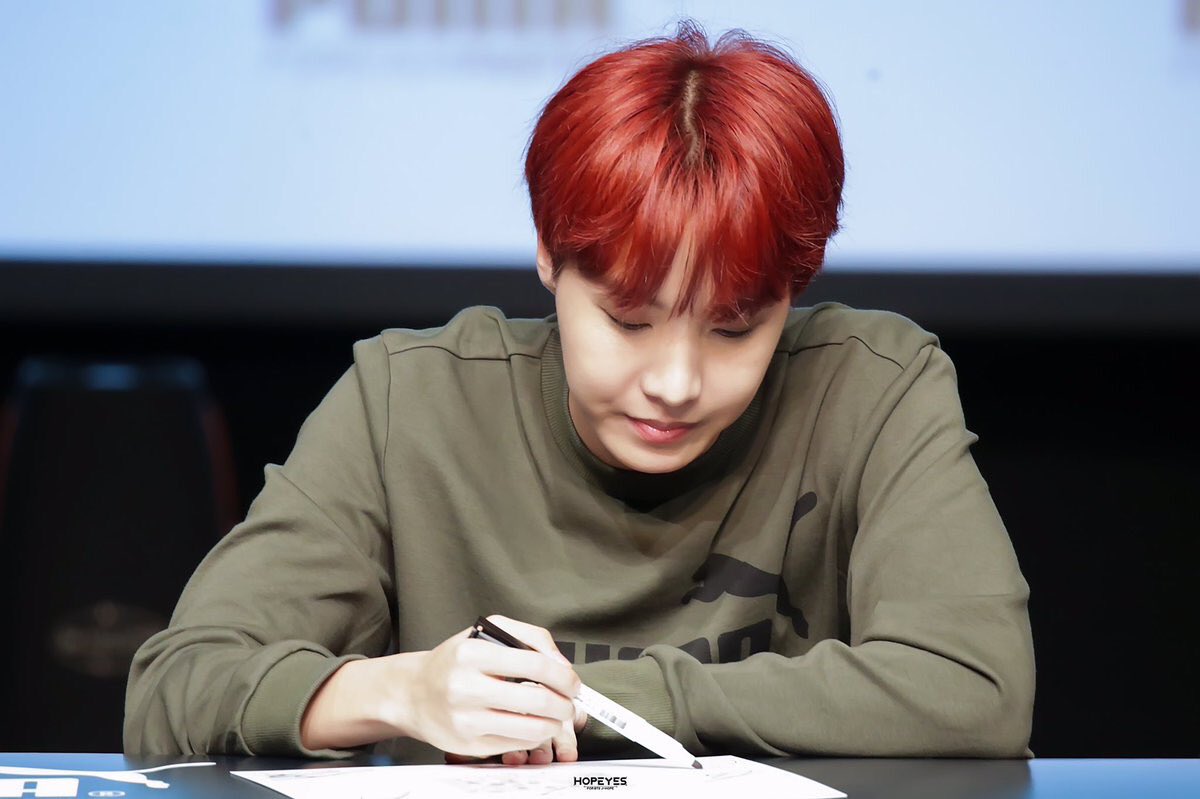 archivehyungs's tweet photo. lil baby 💘💌❤️💓💕❤💌 https://t.co/fnNsvZ8tse