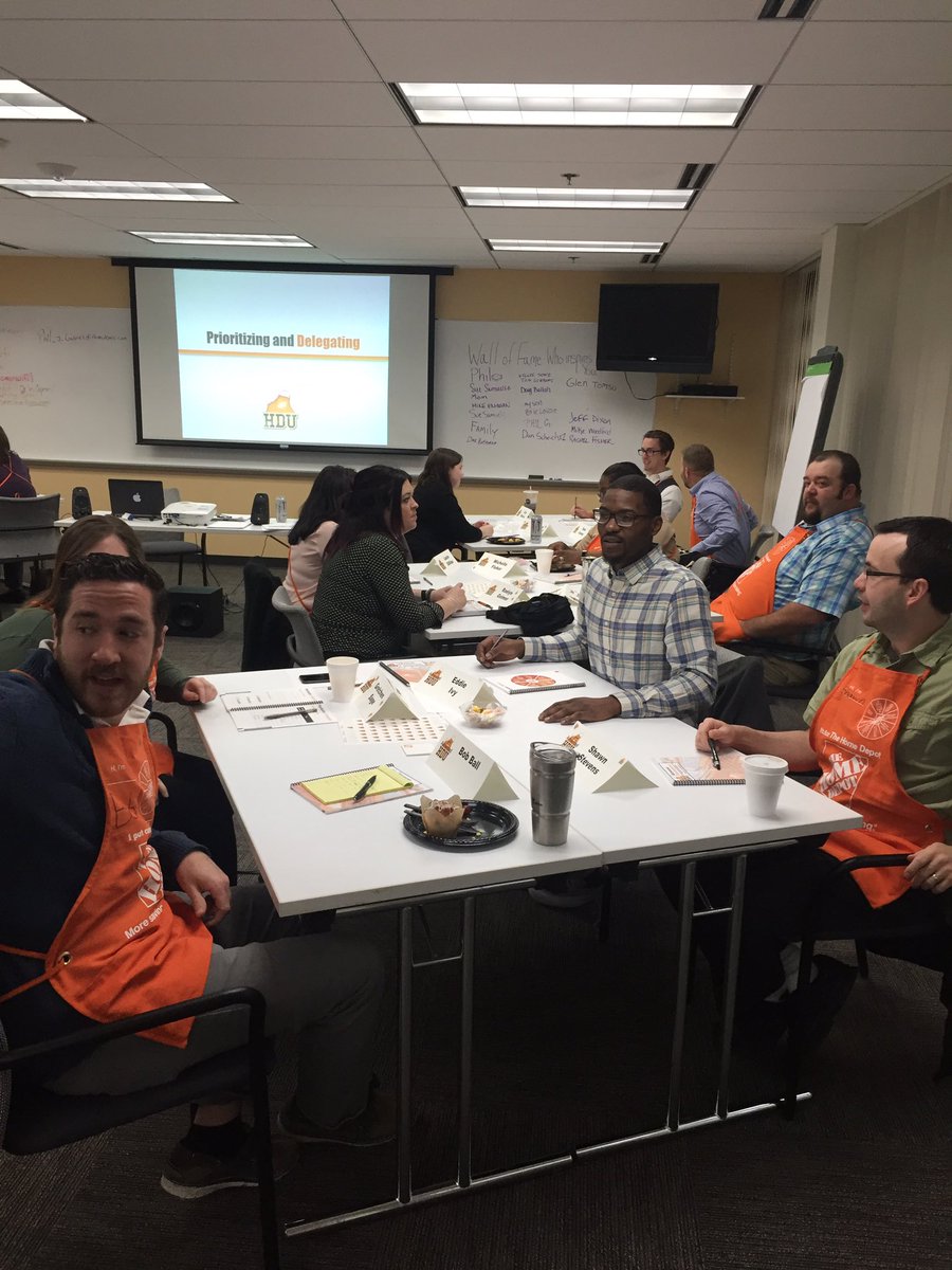 SueSamuels701's tweet photo. DS Advanced HDU Graduation! Congrats! @JulieGiattino @jenscibs @WinsorKathryn @TimAdamsTHD @TheClanMcClain https://t.co/feNOSC5goo