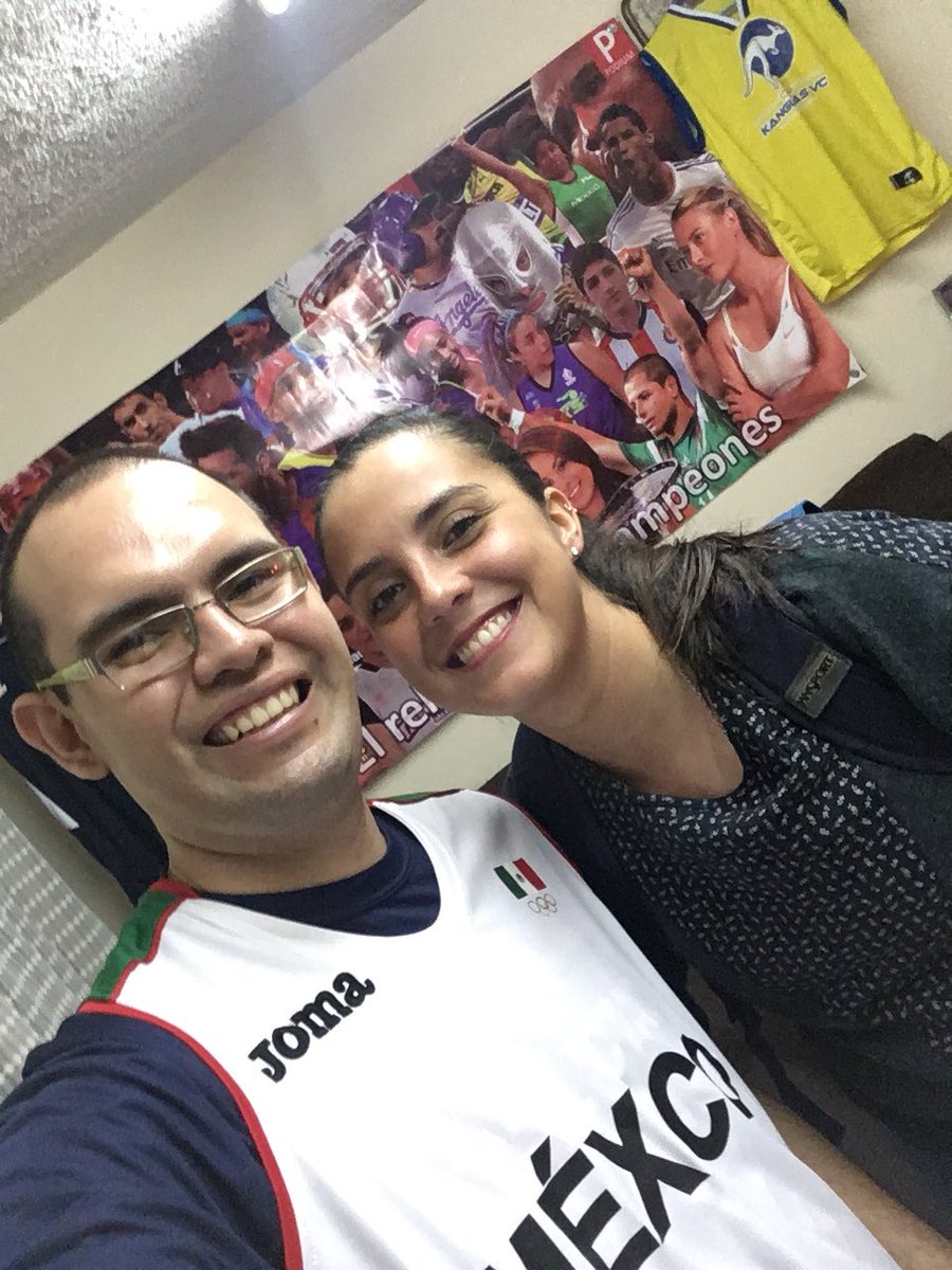 jardinizquierdo's tweet photo. Muchas gracias a @Jeelizondo por acompañarnos y ser la madrina del #NotiBasket , acompáñanos todos los #Jueves 17 hrs en #Facebook https://t.co/twWvgDb9lq