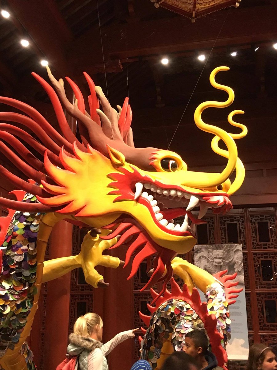 Les élèves de 4e année ont visité ce soir le jardin des lanternes. Merci aux professeurs dévoués et aux parents bénévoles!