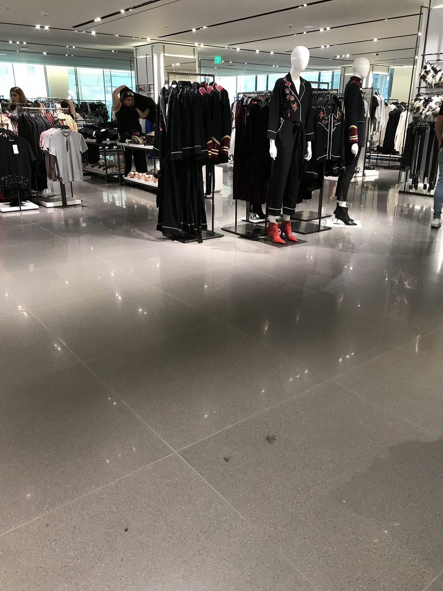 kMossLA's tweet photo. @ZARA @WestfieldCC your ever present dressing room #dustballs have made it to the showroom floor #gag https://t.co/uSGdQIjxD0