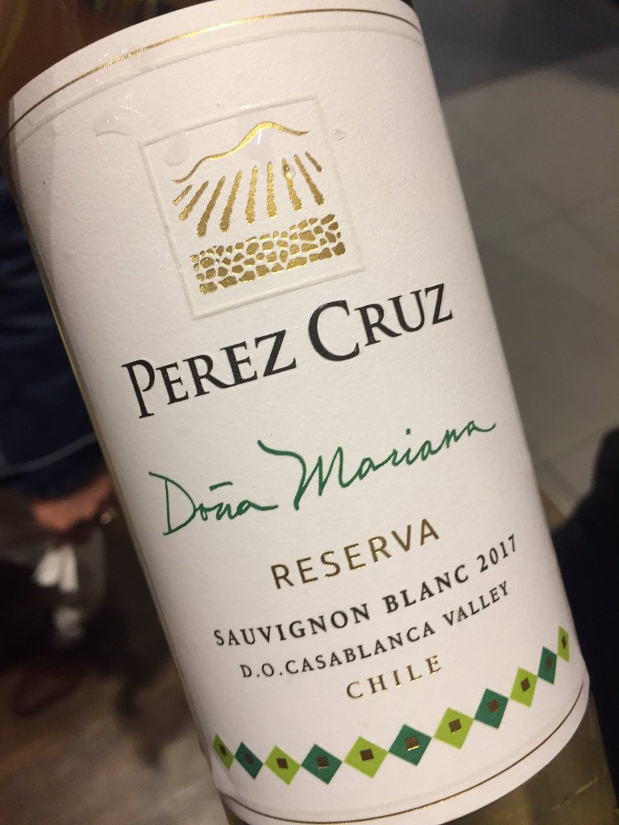 reinaentrecopas's tweet photo. Tengo vino con mi nombre! Otra novedad del vino chileno hoy! @perezcruz_wines  Sauvignon Blanc 2017 https://t.co/1XVe26dgyd