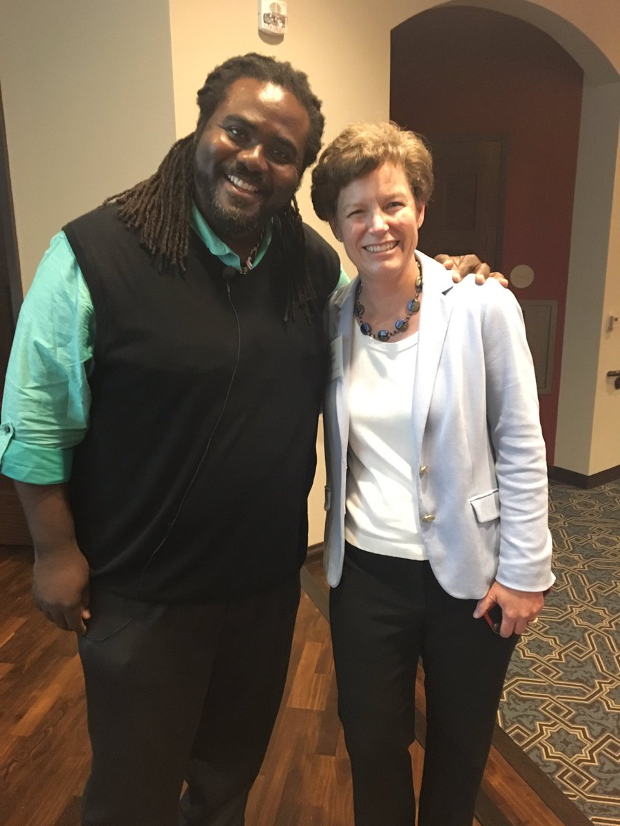 dooleysandiego's tweet image. @everforwardclub founder Ashanti Branch and @USD_IEE Exec Dir Dr. Heather Lattimer ready to go #SparkSD @usdsoles @uofsandiego