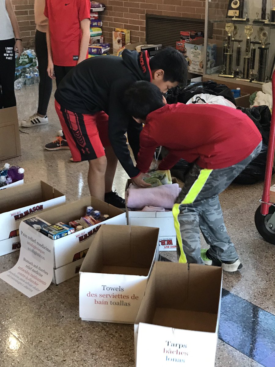 MrsMTroy's tweet photo. Students begin to pack up our donations for Puerto Rico. The drive continues until October 25th. #scarsdaleMSpride https://t.co/tShUPxTiCe